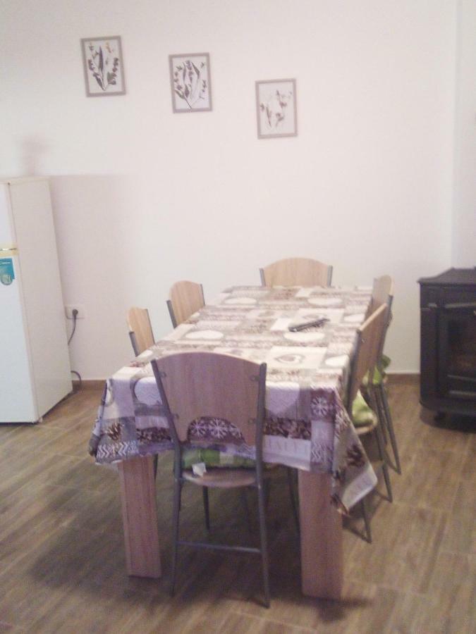 Apartmaji Matazin Črni Kal 外观 照片