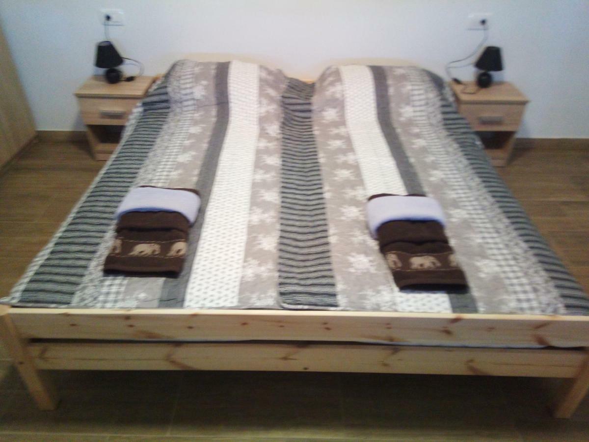 Apartmaji Matazin Črni Kal 外观 照片
