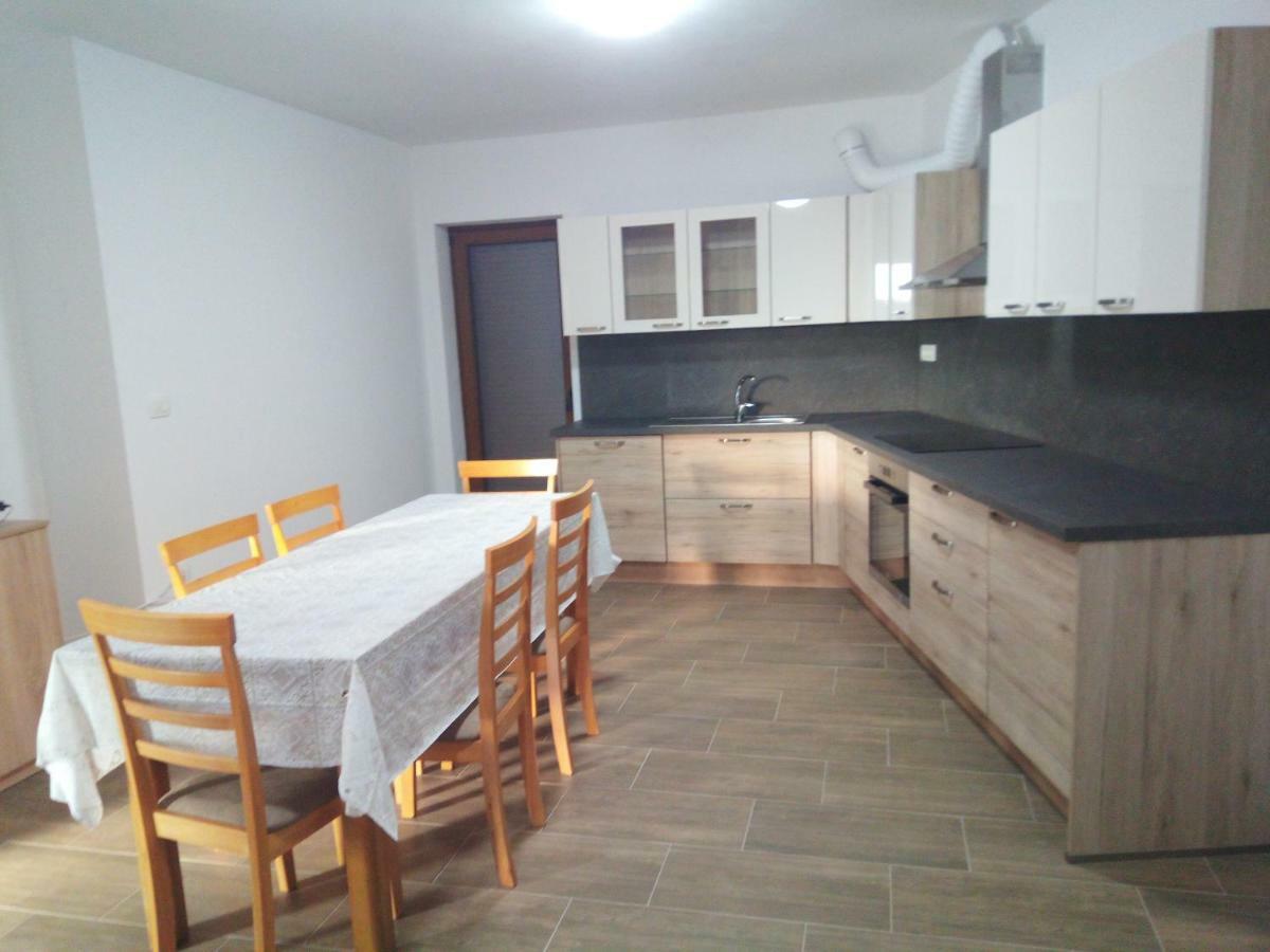 Apartmaji Matazin Črni Kal 外观 照片